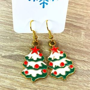 gold tone Green red and white enamel boutique Christmas earrings